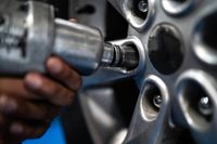 Автомобилни гуми Bridgestone 235 65 17 - 39253 постижения